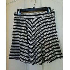 LOFT Skirt Full Flare Striped Black White Elastic Waist Pull On